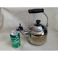 Kettle Siffleur En Acier Inoxydable Le Creuset Poignée Noire Argentée