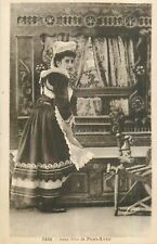 CP JEUNE FILLE DE PONT-AVEN - LIT-CLOS