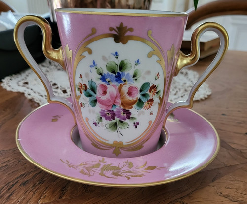 Tasse trembleuse porcelaine