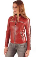 Veste en cuir de motard rouge