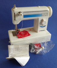 Jouet ancien machine à coudre ROBOLUX  FONCTIONNE SUR PILES  année 60