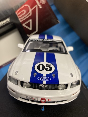 Ford mustang 2005 fr500c - 1/24,