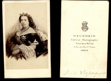 Neurdein, Paris, Isabel II