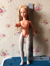 Bella : Poupée Cathy sans mèche et collants blancs ( 1969 )