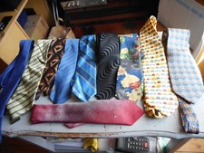 Lot de 10 cravates en soie et autre en bon ètat