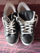 Baskets noires, Gémo, taille