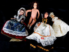 Poupées ! Anciennes ! folklorique ! Régionale !