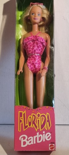 Charmante poupée vintage