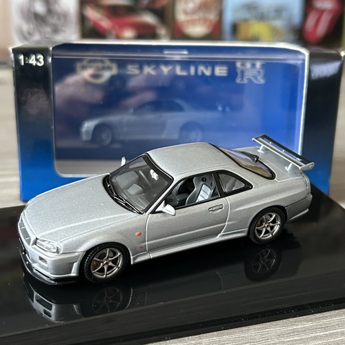 Rare miniature autoart nissan - rare,