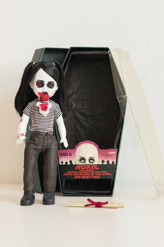 Living dead dolls doll roxie - dolls,