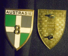 INSIGNE MILITAIRE – 8° RÉGIMENT D'INFANTERIE "8" EN RELIEF – DRAGO – G 1197