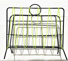 PORTE REVUES en fil  couleur noire avec fil jaune scoubidou vers les années 50