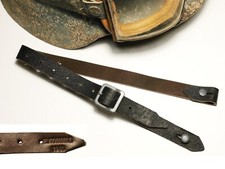 JUGULAIRE CASQUE ALLEMAND WW2 "E.KOMMLE 1940" cuir brun, boucle acier