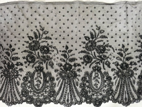 Grande dentelle ancienne - , noire