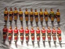 Lot De 22 Anciens Joueurs De Baby Foot, En Plastique. A Nettoyer. Vintage jeu