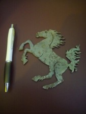 Cheval cabré en fer Ferrari