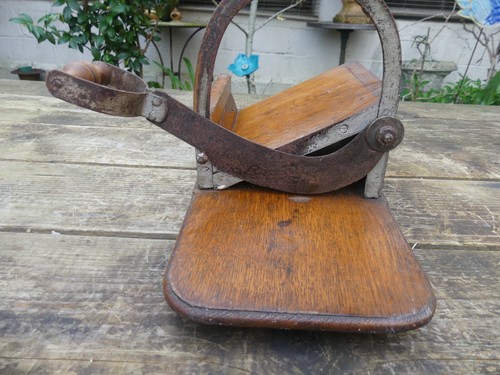 Coupe pain ancien acier - pain,