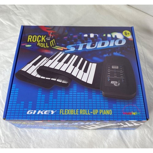 Rock and roll studio - roll, it