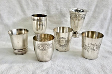LOT DE 6 ANCIENNES TIMBALES GOBELETS VASE METAL ARGENTE POINCONS FRENAIS BB