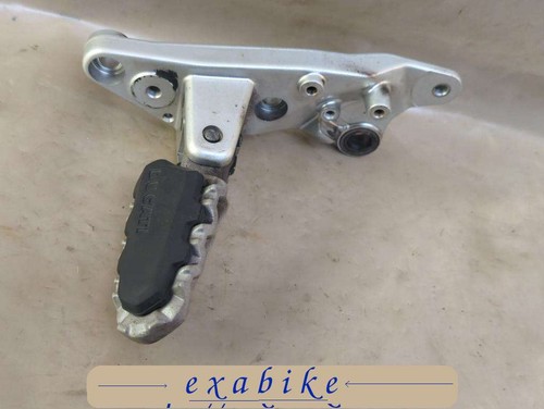 Platine repose pied - platine, repose-pied