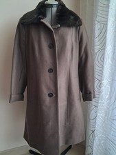 Manteau marron avec col en fausse fourrure taille 42