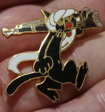 PIN'S 5 RARE SAGGAY LAPEL PIN