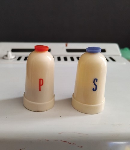 Jouet vintage salière - jouet, et