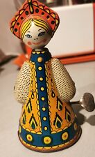 Poupée russe à remontage