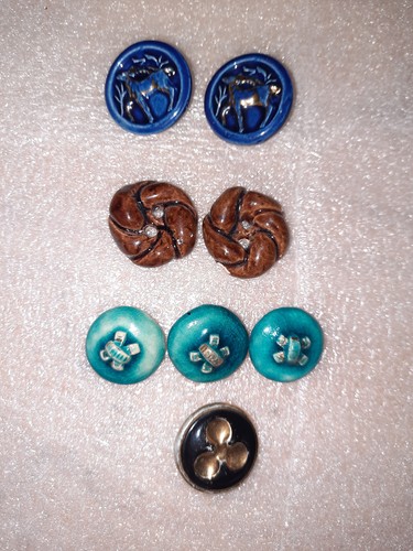 Lot boutons anciens en - lot,