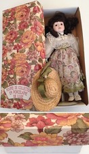 déco POUPEE DE COLLECTION en porcelaine de luxe modèle SYLVIE, en boite