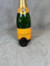 RARE Magnet Veuve clicquot