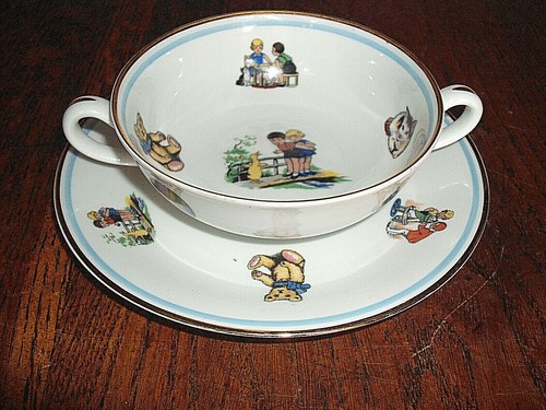 Ancienne tasse bouillon - ancienne,