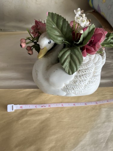 Homco porcelain swan pot - ,