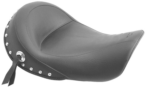 Mustang studded seat - studded,