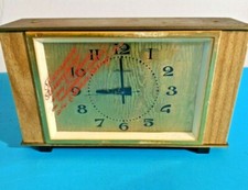 Réveil vintage soviétique