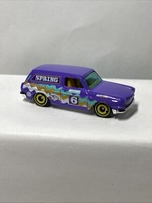 Hotwheels 1/64 🇨🇵 Spring , Custom 69 Volkswagen Squareback target usa #loose