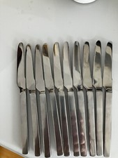 10 couteaux à dessert Alessi