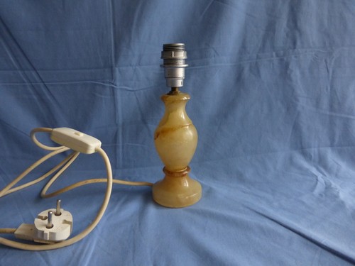 Pied lampe albatre - de,