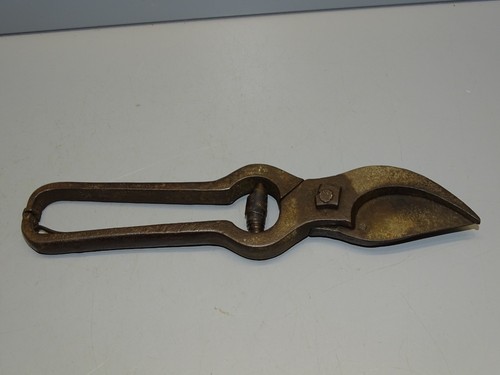 Ancien secateur marqué acier - -ancien,
