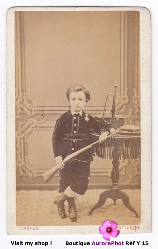 Garçon médaillé avec - mÉdaillÉ,