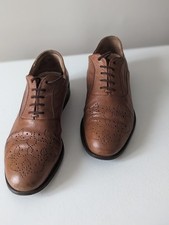 Derbies COS en cuir coloris fauve, à lacets, pointure 38, bon état