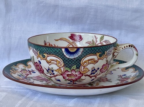 Tasse sous - et,