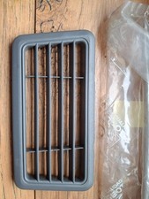 Grille de garniture latéral