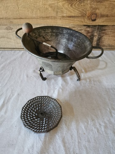 Ancien presse puree - ancien, moulin