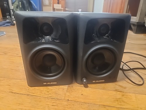 Audio av42 40 - watt, studio