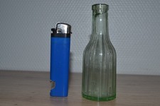 Petite bouteille ancienne en