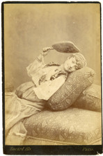 Bacard Fils, France, Jeune femme en tenue orientale allongée, ca.1890, vintage a