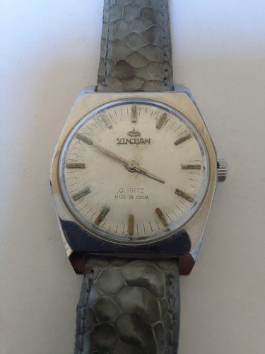 Ancienne montre quartz chinois
