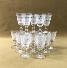 14 anciens verres à liqueurs en cristal gravé Cave Service Digestif Alcool