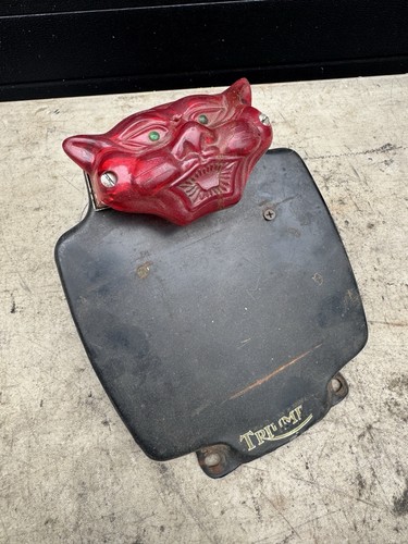 Cat far triumph - brake, tail